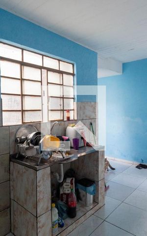Casa à venda com 250m², 4 quartos e 2 vagas Casa à venda com 250m², 4 quartos e 2 vagasEdícula
