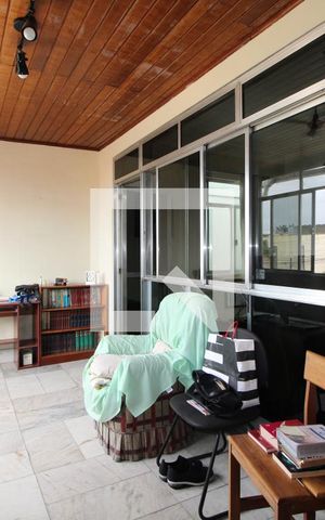 Casa de condomínio à venda com 251m², 4 quartos e 2 vagasQuarto 1 - Escritório da Suíte