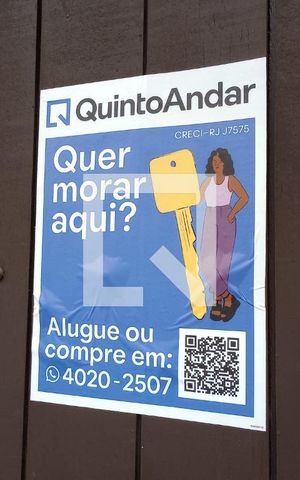 Casa de condomínio à venda com 251m², 4 quartos e 2 vagas Casa de condomínio à venda com 251m², 4 quartos e 2 vagasPlaca