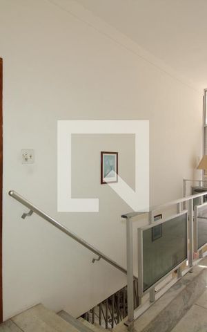 Casa de condomínio à venda com 251m², 4 quartos e 2 vagasHall 2° Piso