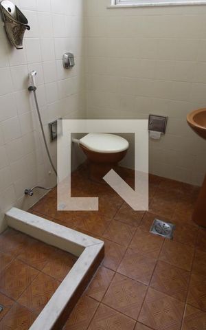 Casa de condomínio à venda com 251m², 4 quartos e 2 vagasBanheiro Social