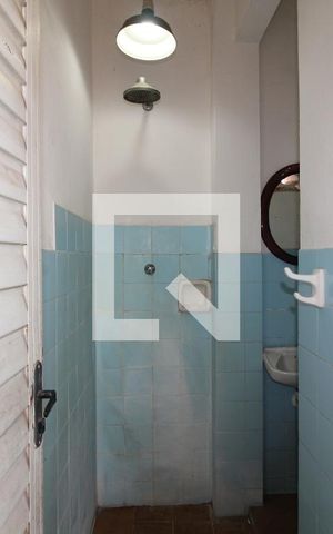 Casa de condomínio à venda com 251m², 4 quartos e 2 vagasBanheiro de Serviço da Área Externa