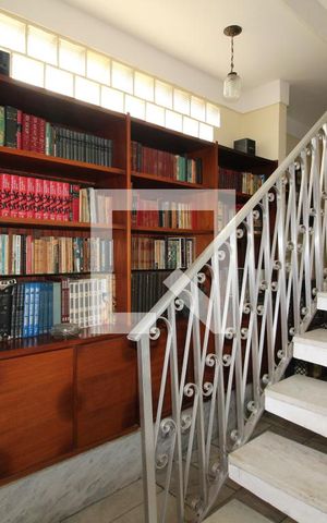 Casa de condomínio à venda com 251m², 4 quartos e 2 vagasSala de TV