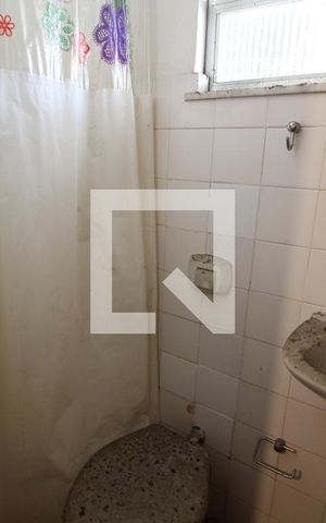 Casa de condomínio à venda com 251m², 4 quartos e 2 vagasBanheiro de Serviço