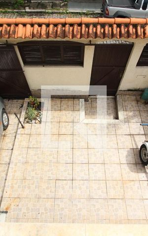 Casa de condomínio à venda com 251m², 4 quartos e 2 vagasVista