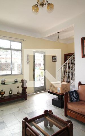 Casa de condomínio à venda com 251m², 4 quartos e 2 vagasSala de TV