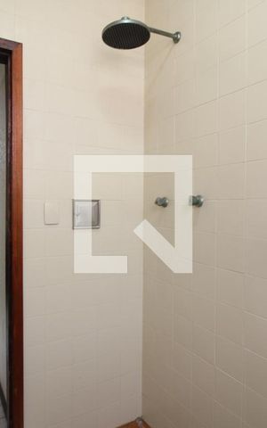 Casa de condomínio à venda com 251m², 4 quartos e 2 vagasBanheiro Social