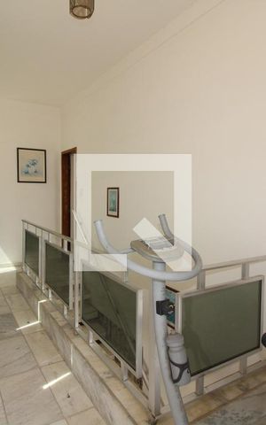 Casa de condomínio à venda com 251m², 4 quartos e 2 vagasHall 2° Piso