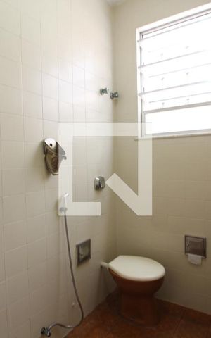 Casa de condomínio à venda com 251m², 4 quartos e 2 vagasBanheiro Social