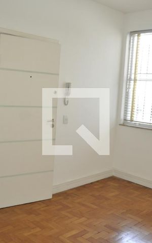 Apartamento à venda com 70m², 2 quartos e sem vagaSala