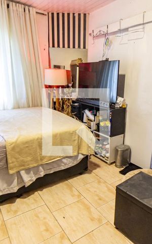 Casa à venda com 120m², 5 quartos e sem vaga Casa à venda com 120m², 5 quartos e sem vagaSuíte