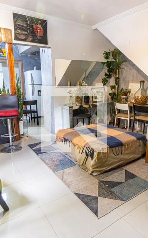 Casa à venda com 120m², 5 quartos e sem vaga Casa à venda com 120m², 5 quartos e sem vagaSala