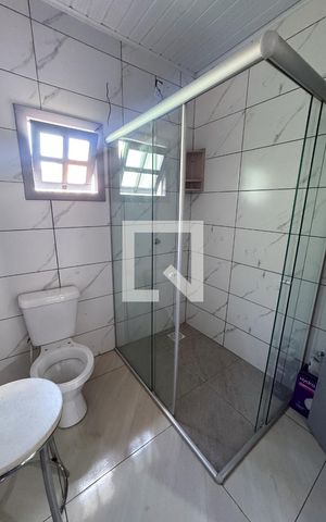 Casa à venda com 124m², 3 quartos e 2 vagascasa fundos banheiro