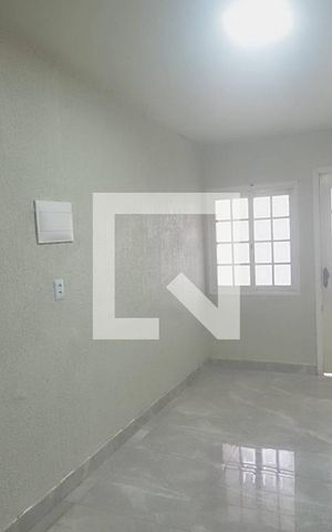 Casa para alugar com 170m², 2 quartos e 2 vagas Casa para alugar com 170m², 2 quartos e 2 vagasSala
