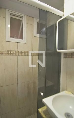 Casa para alugar com 170m², 2 quartos e 2 vagas Casa para alugar com 170m², 2 quartos e 2 vagasBanheiro de Serviço