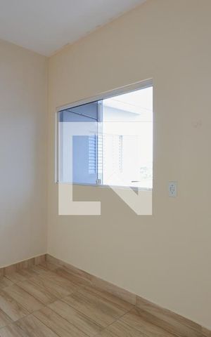 Casa para alugar com 40m², 1 quarto e sem vaga Casa para alugar com 40m², 1 quarto e sem vagaSala