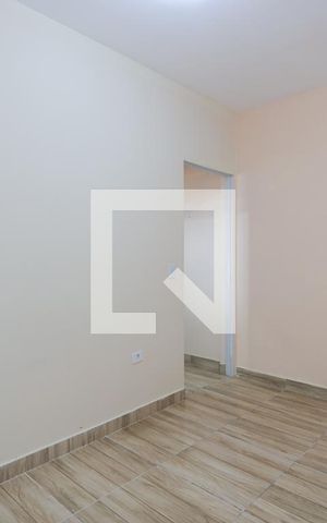 Casa para alugar com 40m², 1 quarto e sem vaga Casa para alugar com 40m², 1 quarto e sem vagaSuíte