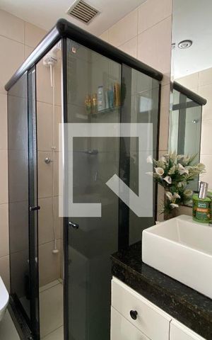 Apartamento à venda com 75m², 3 quartos e 1 vaga Apartamento à venda com 75m², 3 quartos e 1 vagaBanheiro