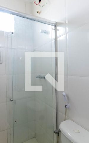 Casa à venda com 80m², 2 quartos e 1 vaga Casa à venda com 80m², 2 quartos e 1 vagaBanheiro da Suíte
