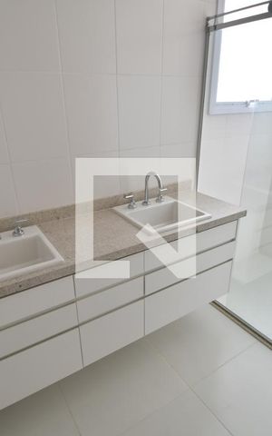 Apartamento à venda com 136m², 3 quartos e 2 vagasBanheiro 3