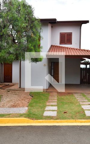 Casa de condomínio à venda com 153m², 3 quartos e 4 vagasFachada