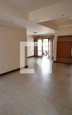 Casa de condomínio à venda com 153m², 3 quartos e 4 vagasSala