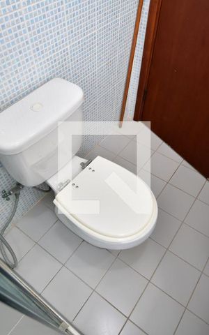 Casa de condomínio à venda com 153m², 3 quartos e 4 vagasBanheiro 2