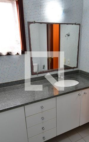 Casa de condomínio à venda com 153m², 3 quartos e 4 vagasBanheiro 1