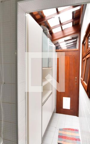 Casa de condomínio à venda com 153m², 3 quartos e 4 vagasÁrea de Serviço