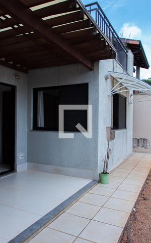 Casa de condomínio à venda com 150m², 4 quartos e 4 vagas Casa de condomínio à venda com 150m², 4 quartos e 4 vagasÁREA EXTERNA FUNDOS