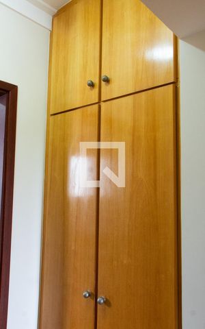 Casa de condomínio à venda com 150m², 4 quartos e 4 vagas Casa de condomínio à venda com 150m², 4 quartos e 4 vagasCLOSET