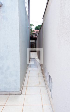 Casa de condomínio à venda com 150m², 4 quartos e 4 vagas Casa de condomínio à venda com 150m², 4 quartos e 4 vagasCORREDOR LATERAL