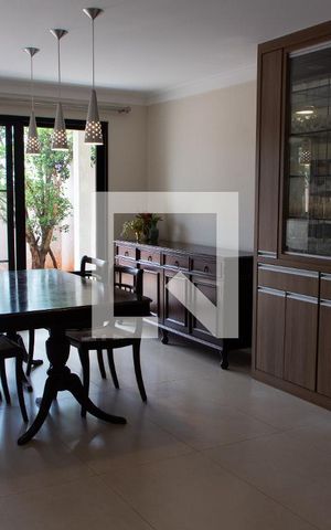 Casa de condomínio à venda com 150m², 4 quartos e 4 vagas Casa de condomínio à venda com 150m², 4 quartos e 4 vagasSALA DE JANTAR