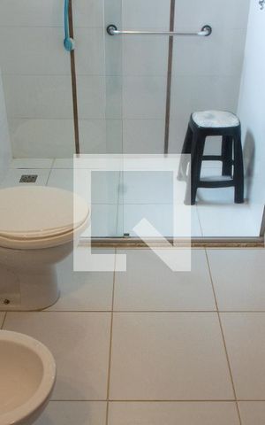 Casa de condomínio à venda com 150m², 4 quartos e 4 vagas Casa de condomínio à venda com 150m², 4 quartos e 4 vagasBANHEIRO DA SUITE TÉRREO