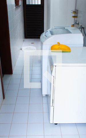 Casa de condomínio à venda com 150m², 4 quartos e 4 vagas Casa de condomínio à venda com 150m², 4 quartos e 4 vagasÁREA DE SERVIÇO