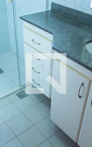 Casa de condomínio à venda com 150m², 4 quartos e 4 vagas Casa de condomínio à venda com 150m², 4 quartos e 4 vagasBANHEIRO SOCIAL PISO SUPERIOR