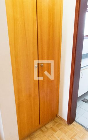 Casa de condomínio à venda com 150m², 4 quartos e 4 vagas Casa de condomínio à venda com 150m², 4 quartos e 4 vagasCLOSET