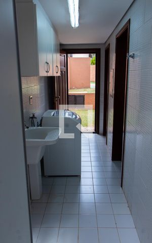 Casa de condomínio à venda com 150m², 4 quartos e 4 vagas Casa de condomínio à venda com 150m², 4 quartos e 4 vagasÁREA DE SERVIÇO