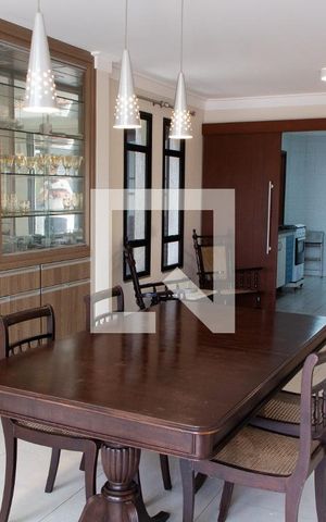 Casa de condomínio à venda com 150m², 4 quartos e 4 vagas Casa de condomínio à venda com 150m², 4 quartos e 4 vagasSALA DE JANTAR