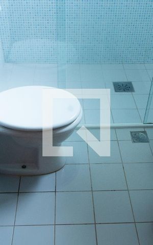 Casa de condomínio à venda com 150m², 4 quartos e 4 vagas Casa de condomínio à venda com 150m², 4 quartos e 4 vagasBANHEIRO SOCIAL PISO SUPERIOR