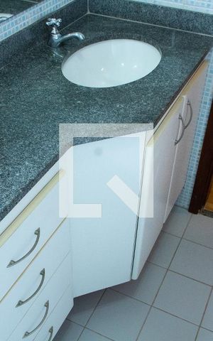 Casa de condomínio à venda com 150m², 4 quartos e 4 vagas Casa de condomínio à venda com 150m², 4 quartos e 4 vagasBANHEIRO SOCIAL PISO SUPERIOR
