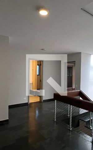 Casa à venda com 450m², 4 quartos e 4 vagas Casa à venda com 450m², 4 quartos e 4 vagasLiving
