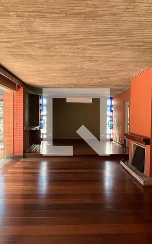 Casa à venda com 450m², 4 quartos e 4 vagas Casa à venda com 450m², 4 quartos e 4 vagasSala