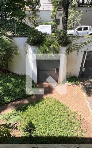 Casa à venda com 450m², 4 quartos e 4 vagas Casa à venda com 450m², 4 quartos e 4 vagasVista do Quarto