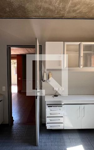 Casa à venda com 450m², 4 quartos e 4 vagas Casa à venda com 450m², 4 quartos e 4 vagasCopa