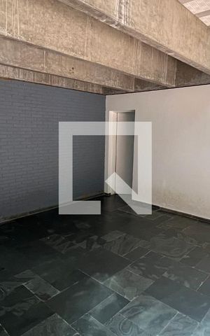 Casa à venda com 450m², 4 quartos e 4 vagas Casa à venda com 450m², 4 quartos e 4 vagasSalão
