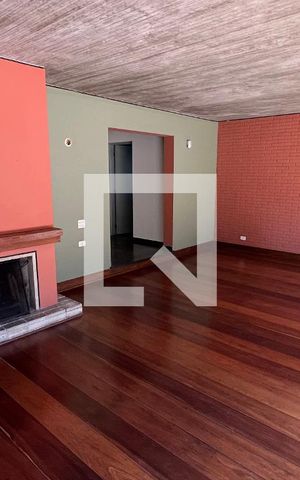 Casa à venda com 450m², 4 quartos e 4 vagas Casa à venda com 450m², 4 quartos e 4 vagasSala