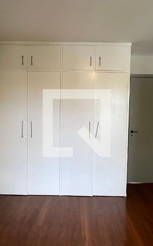 Casa à venda com 450m², 4 quartos e 4 vagas Casa à venda com 450m², 4 quartos e 4 vagasQuarto 1