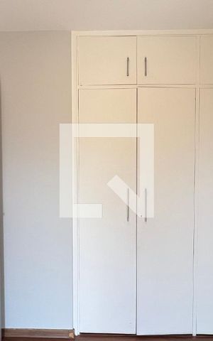 Casa à venda com 450m², 4 quartos e 4 vagas Casa à venda com 450m², 4 quartos e 4 vagasCloset da suíte 2
