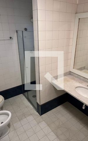 Casa à venda com 450m², 4 quartos e 4 vagas Casa à venda com 450m², 4 quartos e 4 vagasBanheiro